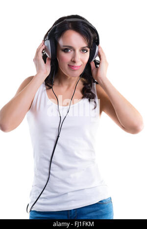 Sorridente bella donna che indossa le cuffie su sfondo bianco Foto Stock