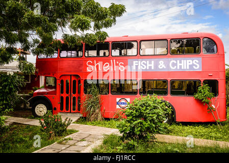 Guscio di Double Decker Fish & Chips, West Coast Village, Jolly Harbour, Antigua Foto Stock