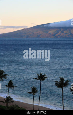 Sunrise su Kaanapali Beach, Maui, Hawaii Foto Stock