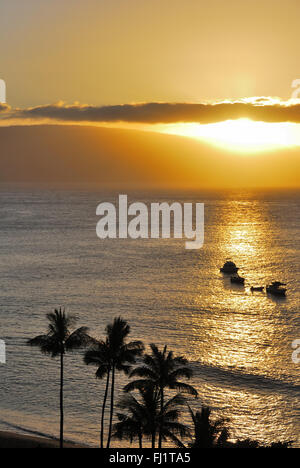 Tramonto sulla spiaggia di Kaanapali, Maui, Hawaii Foto Stock