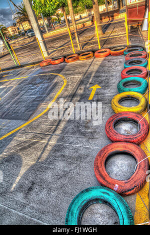 Dipinto di pneumatici in una pista di kart Foto Stock