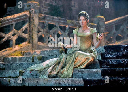 Nel bosco 2014 Walt Disney Studios Motion Pictures film con Anna Kendrick Foto Stock