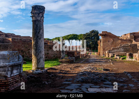 Le rovine della città antica di Ostia Antica Roma, porto Foto Stock