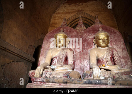 Twin Buddha del tempio Dhammayangyi, Bagan, Myanmar Foto Stock