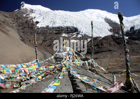 Stupa persa nel mezzo del nulla, Tibet Foto Stock