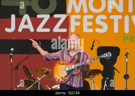 LARRY CARLTON suona la chitarra con lo zaffiro blues band al MONTEREY JAZZ FESTIVAL Foto Stock