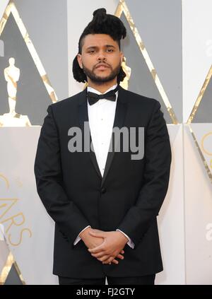 Los Angeles, CA, Stati Uniti d'America. 28 Feb, 2016. Il Weeknd presso gli arrivi per la 88th Academy Awards Oscars 2016 - Arrivi 3, Dolby Theatre a Hollywood e Highland Center, Los Angeles, CA 28 febbraio 2016. Credito: Elizabeth Goodenough/Everett raccolta/Alamy Live News Foto Stock