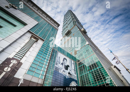 L'esterno di Taipei 101, in Xinyi, Taipei, Taiwan. Foto Stock