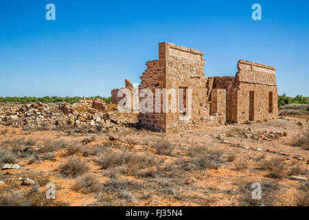 Rovine di farina di Ghost Town, che cadde in declino con la chiusura della vecchia ferrovia Ghan in Sud Australia Foto Stock