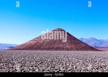 Cono de Arita, Salar de Arizaro, Puna desert, Argentina Foto Stock