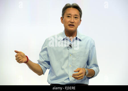 Il Presidente e CEO di Sony Corporation Kazuo Hirai parla durante una conferenza stampa a Berlino, Germania, 02 settembre 2015. Le imprese partecipanti hanno presentato la loro presenta per l'IFA technology fiera, che si è svolto dal 04 fino al 09 settembre 2015 durante un'anteprima di stampa. Foto: Rainer Jensen/dpa Foto Stock