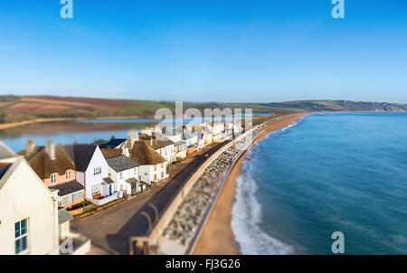 Il villaggio di Torcross affacciato Slapton Sands sulla costa sud del Devon Foto Stock