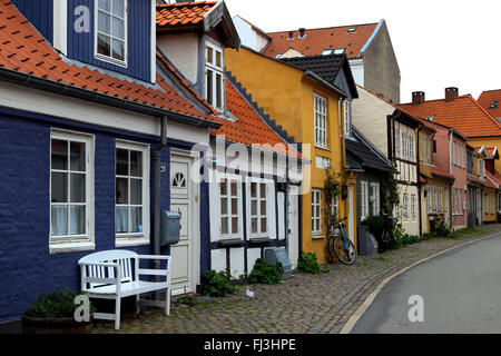 Strada di ciottoli, Aalborg Città Vecchia, a nord dello Jutland, Danimarca e Scandinavia Foto Stock