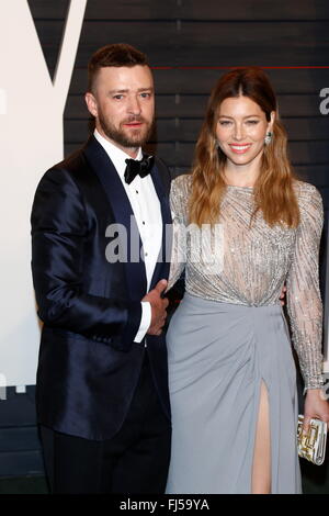 Beverly Hills Los Angeles, noi. 28 Feb, 2016. Justin Timberlake e Jessica Biel frequentando il Vanity Fair Oscar Party a Wallis Annenberg Center for the Performing Arts di Beverly Hills, Los Angeles, noi, 28 febbraio 2016. Credito: dpa picture alliance/Alamy Live News Foto Stock