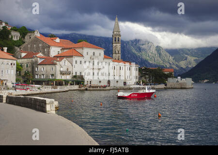 Perast nella Baia di Kotor, Montenegro Foto Stock