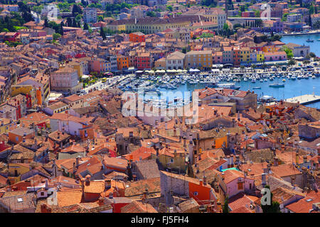 Vista dal campanile della città vecchia, Croazia, Istria, Rovigno Foto Stock