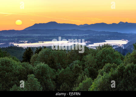 Stafelsee lago a sunrise, in Germania, in Baviera, Oberbayern, Alta Baviera, Murnau Foto Stock