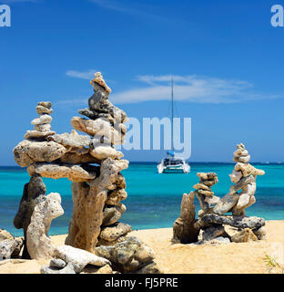 Contrassegno di terra sulla piccola isola di Petit Tabac in Tobagos Cays, Saint Vincent e Grenadine Foto Stock