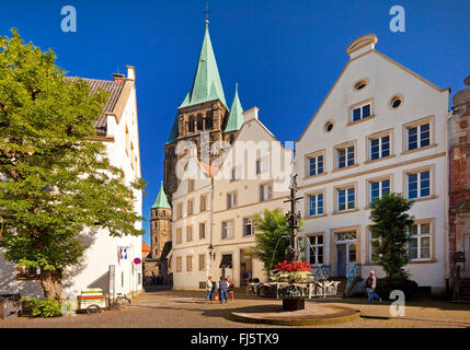 St Laurentius la chiesa e la piazza del mercato, in Germania, in Renania settentrionale-Vestfalia, Muensterland, Warendorf Foto Stock