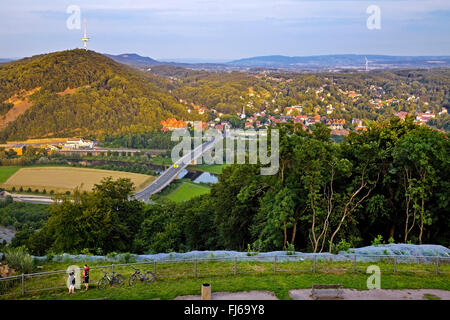 Vista dall'Imperatore Guglielmo monumento nel Porta Westfalica alle montagne di Weser, in Germania, in Renania settentrionale-Vestfalia, East Westfalia, Porta Westfalica Foto Stock