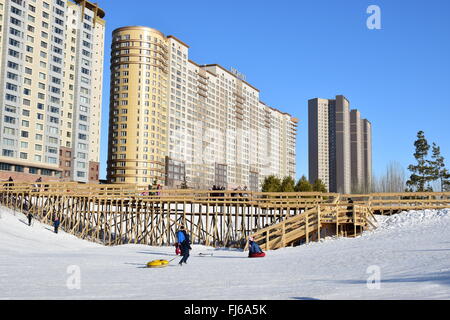 Edifici moderni a Astana, Kazakistan, in inverno Foto Stock