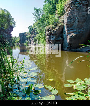 Buky canyon nella regione Cherkassy, Ucraina. River Mountain Tikich. Foto Stock