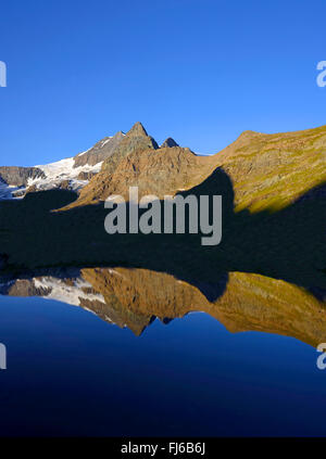 Lago di Pareis vicino al cerchio di montagna delle Evettes in Maurienne, Francia, Savoie Foto Stock