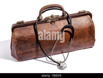 Vecchio martoriato chiusa in pelle marrone borsa medici per gli strumenti e le attrezzature Foto Stock