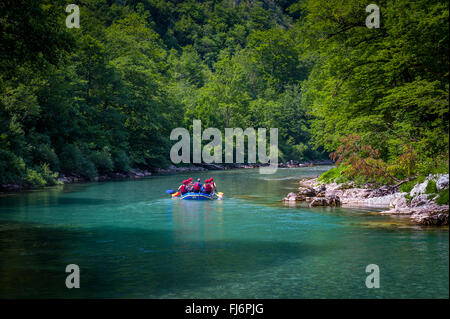 Tara il rafting sul fiume in Montenegro Foto Stock