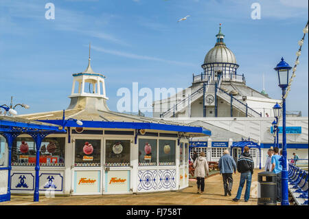 Molo storico di Eastbourne a East Sussex, Inghilterra meridionale Foto Stock