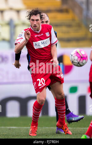 Modena, Italia. 28 Feb, 2016. Lorenzo Lollo (Carpi) Calcio/Calcetto : Italiano 'Serie A' match tra Carpi FC 1-1 Atalanta allo Stadio Alberto Braglia di Modena . © Maurizio Borsari/AFLO/Alamy Live News Foto Stock