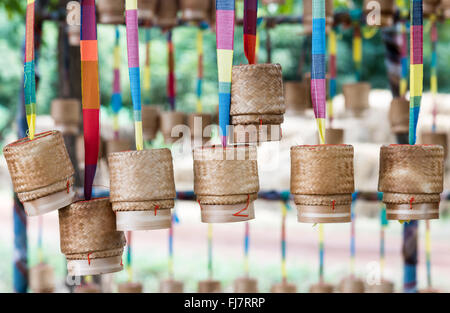 Piccolo riso di vimini che fatto da bambù per decorazione. Foto Stock