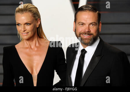 Lachlan Murdoch e Sarah Murdoch frequentando il 2016 Vanity Fair Oscar Party Hosted By Graydon Carter a Wallis Annenberg Center for the Performing Arts nel febbraio 28, 2016 a Beverly Hills, la California. Foto Stock