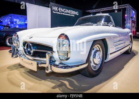 Auto sportiva Mercedes-Benz 300 SL. Stand di impresa "HK-Engineering'. Foto Stock