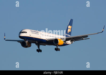 IcelandAir aeromobile Boeing 757 London Reykjavik Foto Stock