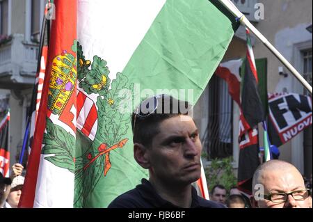 Milano, Italia, dimostrazione del neonazi gruppo "Forza Nuova' Foto Stock