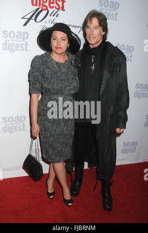 Hollywood, CA, Stati Uniti d'America. 24 Febbraio, 2016. 24 Febbraio 2016 - Hollywood, California - Devin DeVasquez, Ronn Moss. Soap Opera Digest il quarantesimo anniversario evento presso il Argyle Hollywood. Photo credit: Byron Purvis/AdMedia © Byron Purvis/AdMedia/ZUMA filo/Alamy Live News Foto Stock