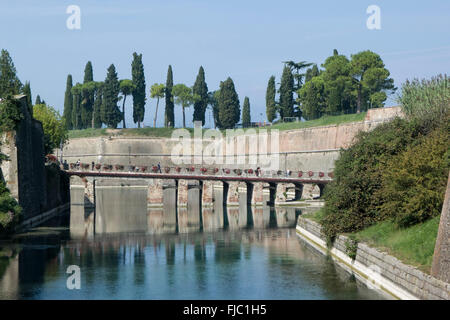 Il Festung, Festungsgraben, Peschiera del Garda Veneto, Italien | Fossato, Peschiera del Garda, Veneto, Italia Foto Stock