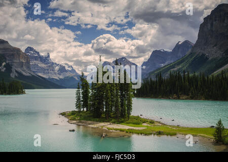 Spirit Island, Canada, il Parco Nazionale di Jasper, turismo, mozzafiato, montagne, Alberta, montagne rocciose, canadese Foto Stock