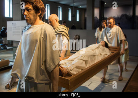 Diorama che mostra funerario romano nel Gallo-Romeins / Gallo Museo Romano, Tongeren, Belgio Foto Stock