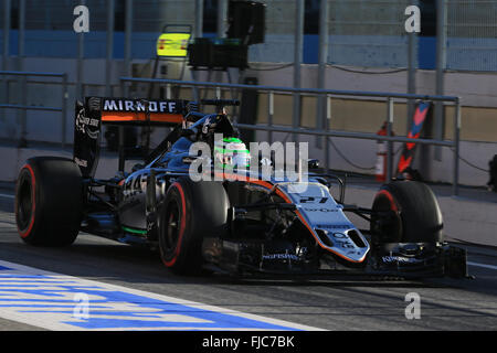 Barcellona, Spagna. 01 Mar, 2016. Formula 1 winter test di auto al Circuit de Catalunya di Barcellona il Test 2 giorno 1. Sahara Force India VJM09 - Nico Hulkenberg Credito: Azione Sport Plus/Alamy Live News Foto Stock