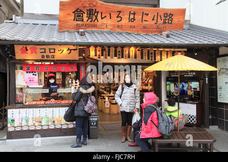 Giappone, Kurashiki, scene di strada, shop, persone Foto Stock