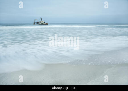 Relitto di nave sulla Skeleton Coast. Foto Stock