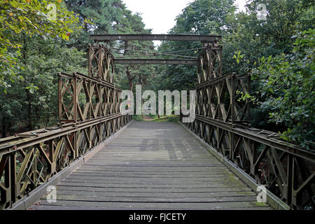 Un ponte Bailey sul display al di fuori del Overloon museo della guerra (Oorlogsmuseum Overloon), Liberty Park, Overloon, Paesi Bassi. Foto Stock