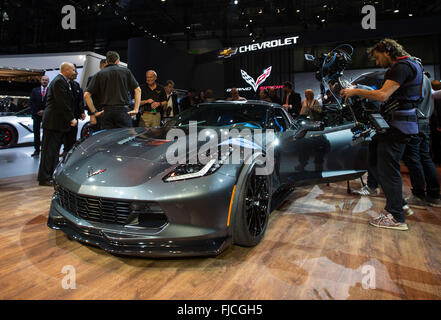 Ginevra, Svizzera. 1 Mar, 2016. Chevrolet Grand Sport Coupe è svelata al premere prima il giorno del 86º International Motor Show di Ginevra, Svizzera, 1 marzo 2016. Questo anno il Motor Show di Ginevra ospiterà circa 200 espositori provenienti da 30 paesi diversi. Credito: Xu Jinquan/Xinhua/Alamy Live News Foto Stock