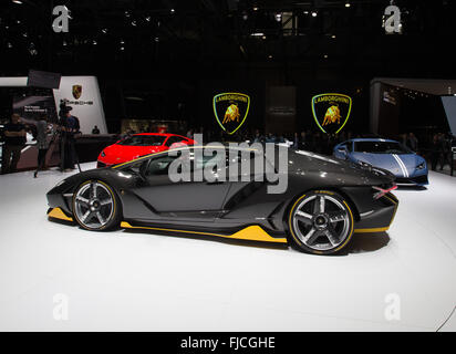 Ginevra, Svizzera. 1 Mar, 2016. La nuova Lamborghini Centenario è visto nella prima giornata della stampa del 86º International Motor Show di Ginevra, Svizzera, 1 marzo 2016. Questo anno il Motor Show di Ginevra ospiterà circa 200 espositori provenienti da 30 paesi diversi. Credito: Xu Jinquan/Xinhua/Alamy Live News Foto Stock