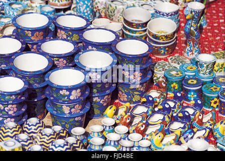 Dipinta a mano la ceramica, Jaipur, Rajasthan, India, Asia Foto Stock