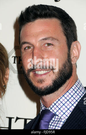 Los Angeles, CA, Stati Uniti d'America. 1 Mar, 2016. Pablo Schreiber. ''Cavaliere di coppe " Los Angeles Premiere tenutasi presso l'Ace Hotel Teatro. Credito: Byron Purvis/AdMedia/ZUMA filo/Alamy Live News Foto Stock