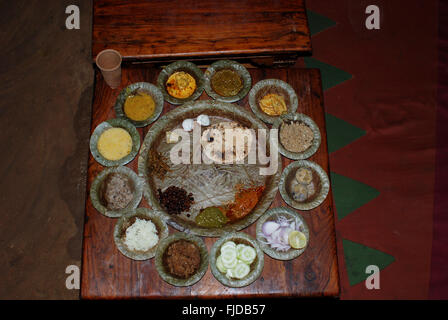 Indiano Vegetariano thali pranzo, Jaipur, Rajasthan, India, Asia Foto Stock