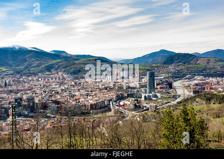 Vista panoramica della città di Bilbao, Spagna. Vista dal Monte Artxanda Foto Stock